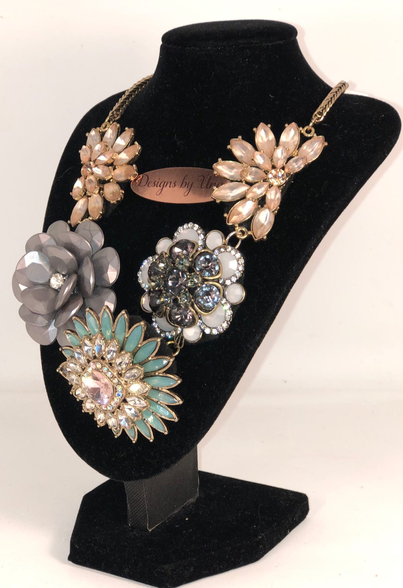 Vintage inspired necklace. - Image 2