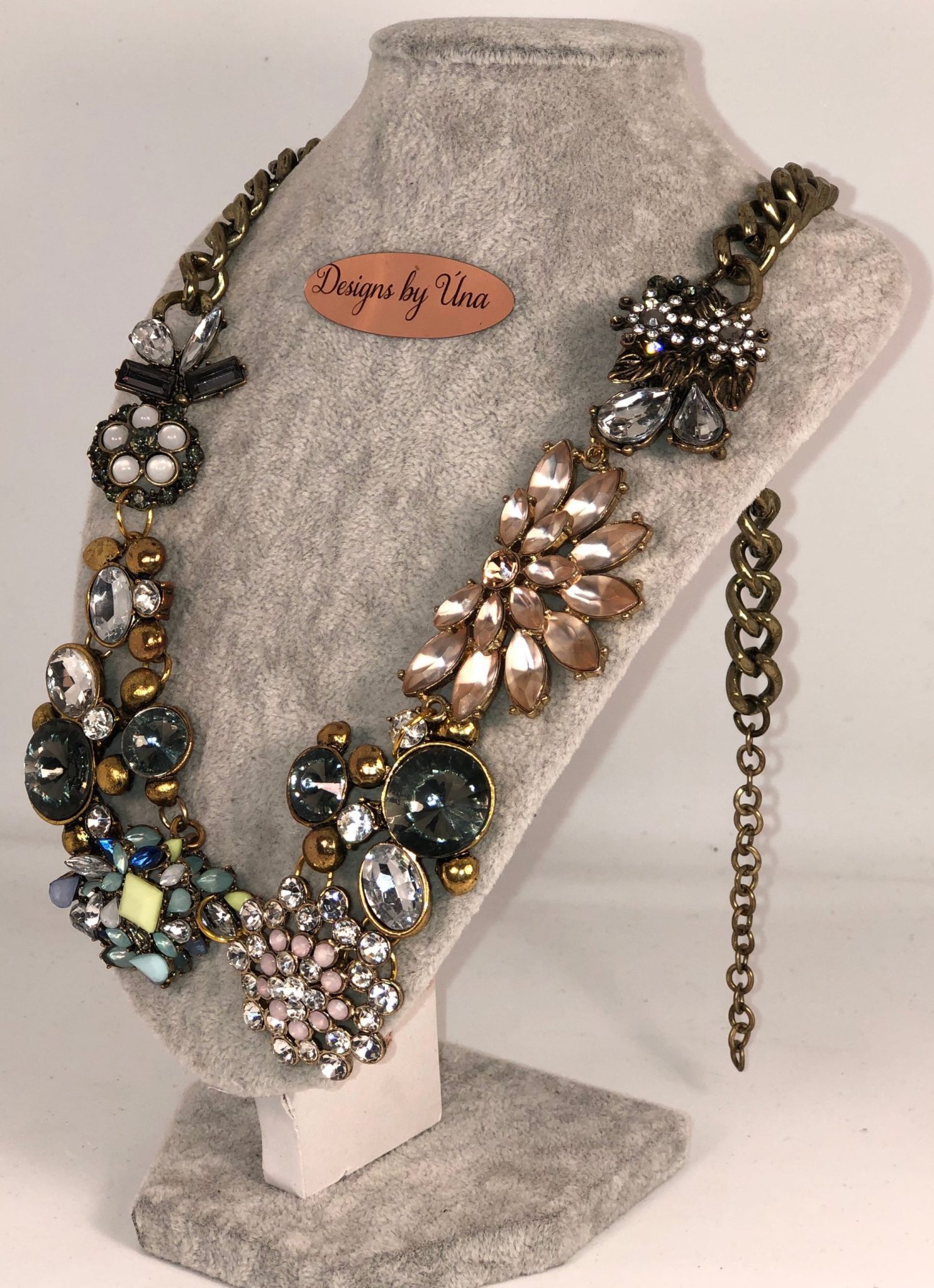 Vintage Inspired dramatic necklace. - Image 2