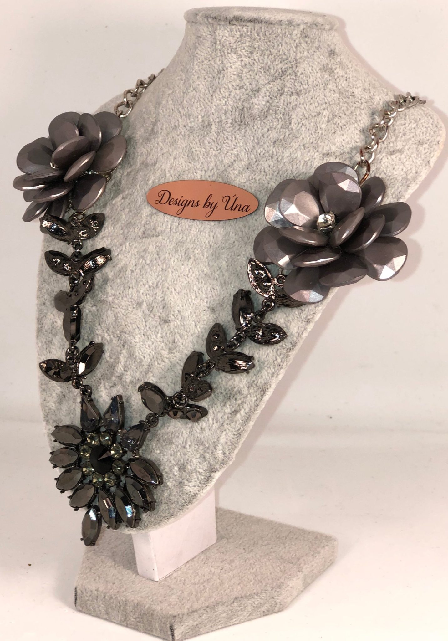 Vintage inspired necklace. - Image 2