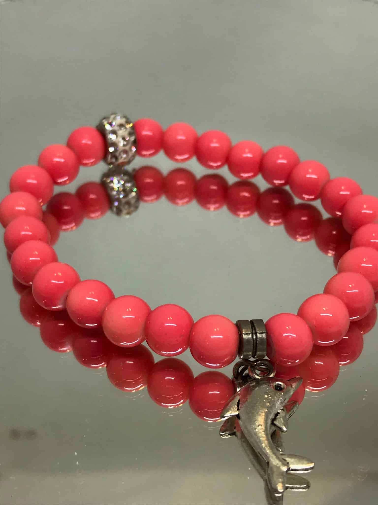 Coral elasticated bracelet.