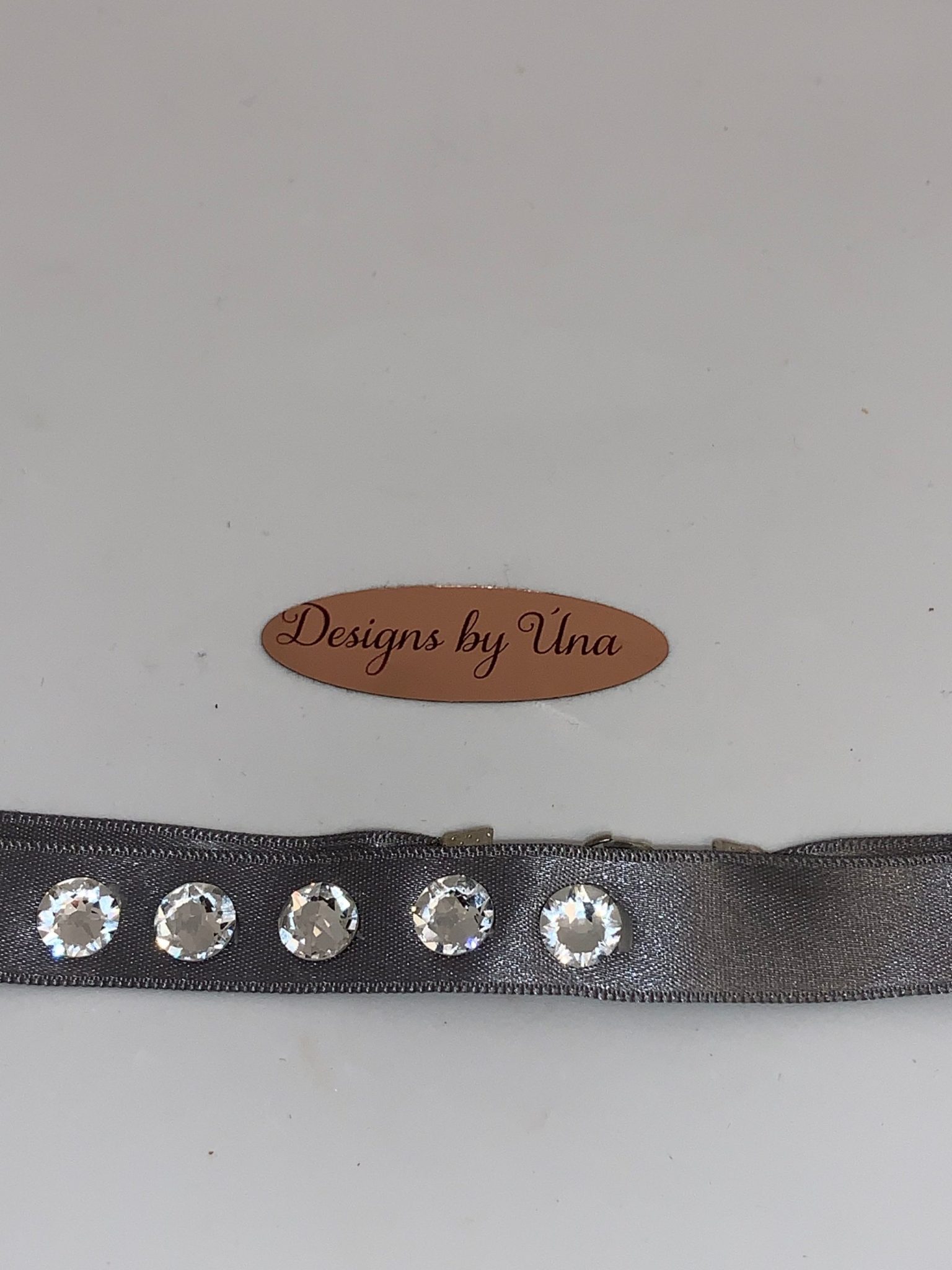 Grey swarovski choker.